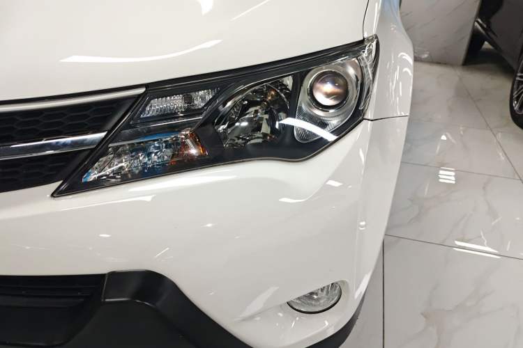 Used Toyota RAV4 2013 2.0L CVT Two-Wheel Drive Urban Edition
