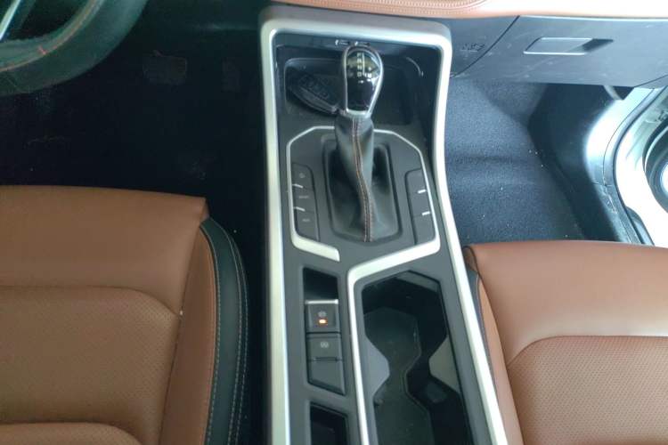 Used Geely Auto Vision X6 2020 1.4T CVT Luxury Edition
