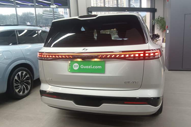 Used  eπ008 2025 210 Ultra Range-Extended Version 5 Seats