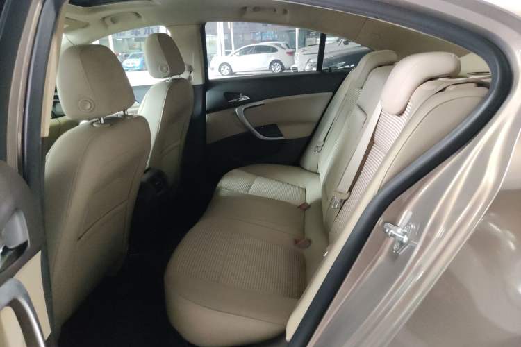 Used Buick Regal 2015 2.0L Leading Fashion Edition
