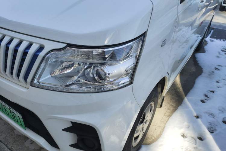 Used Chana Ruixing EM60 2022 All-Electric Van 4498 mm Long Flat Roof with Rear-Hinged Doors 2 Seats 70 kW 41.86 kWh
