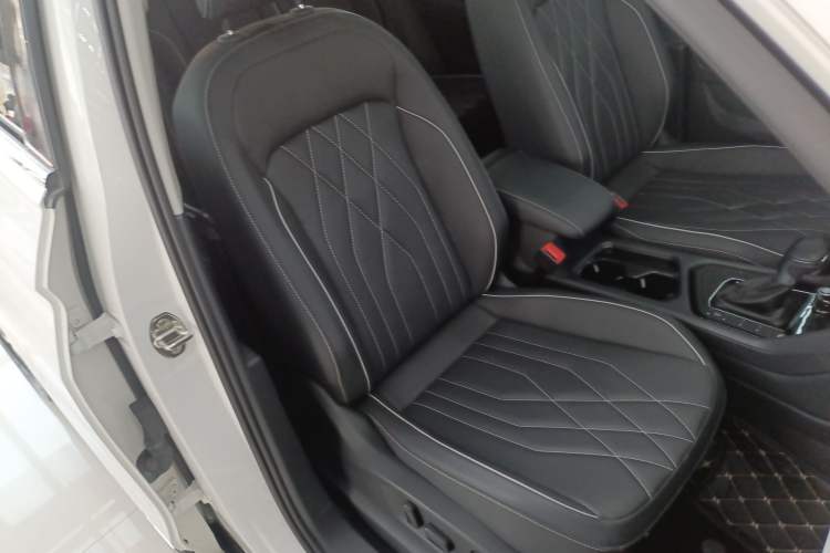 Used Volkswagen Tiguan L 2022 330TSI Automatic Two-Wheel Drive Smart Edition
