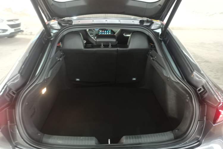 Used Changan UNI-V iDD 2024 Blue Whale Smart Electric iDD 136km Luxury Model
