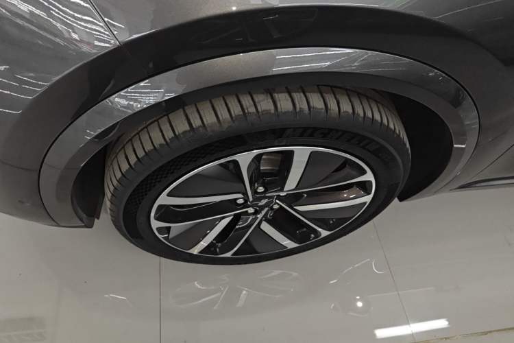 Used Li Auto L8 2024 Ultra Model
