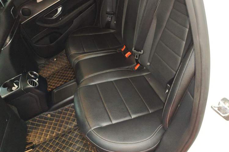 Used Mercedes-Benz E-Class 2018 E 300 L Sporty and Stylish Model
