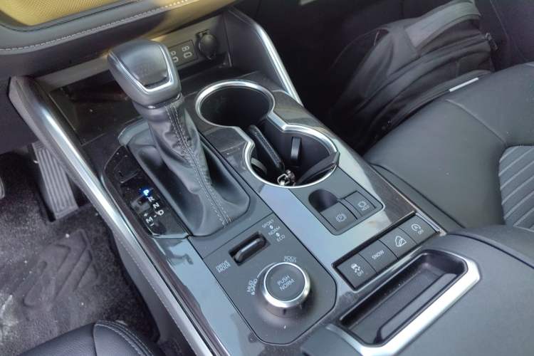 Used Toyota Crown Kluger 2022 2.0T Four-Wheel Drive Prestige Edition
