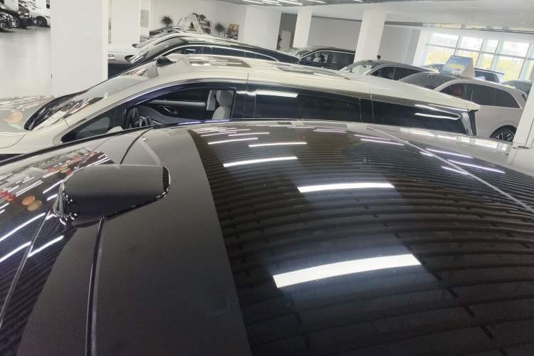 Used Li Auto MEGA 2025 Home Family Special Edition
