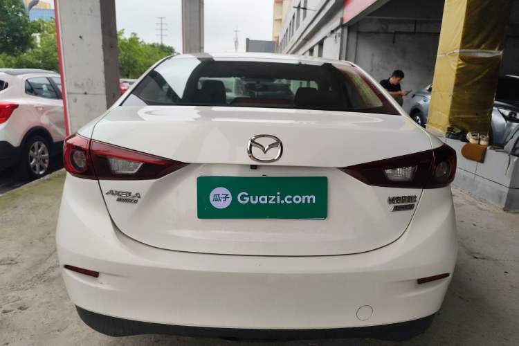 Used Mazda Mazda 3 Axela 2014 Sedan 1.5L Manual Comfort Model
