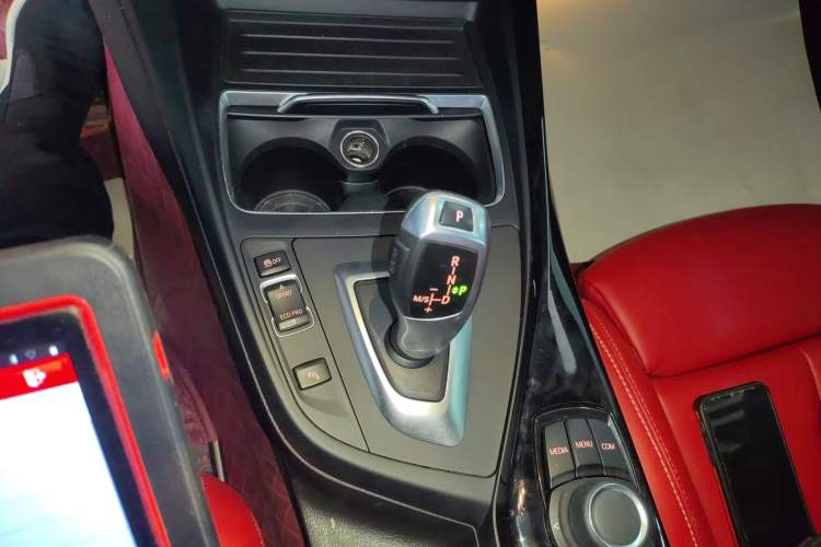 Used BMW 2 Series 2018 220i Convertible Coupe Sports Design Package
