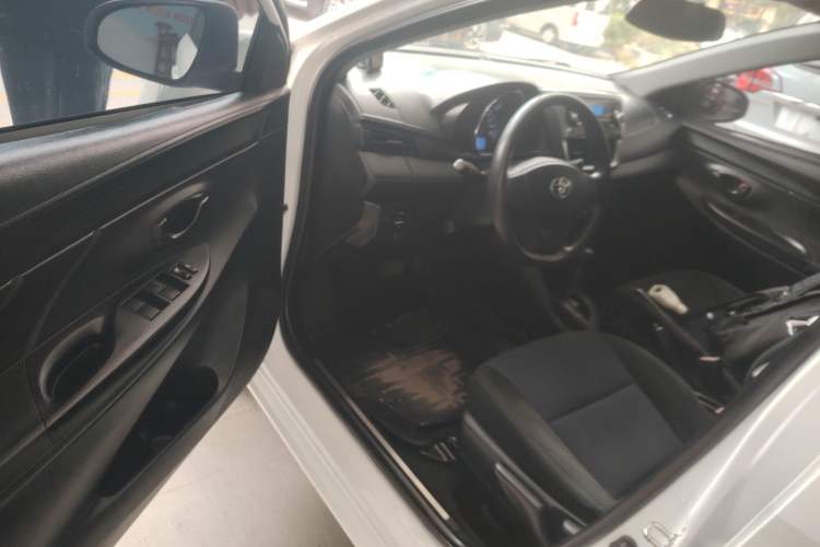 Used Toyota YARiS L 2019 1.5E CVT Dynamic Edition China VI compliant
