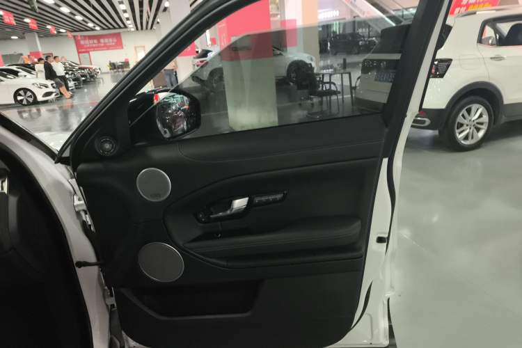 Used Land Rover Range Rover Evoque 2017 2.0T SE PLUS Smart Enjoyment Edition
