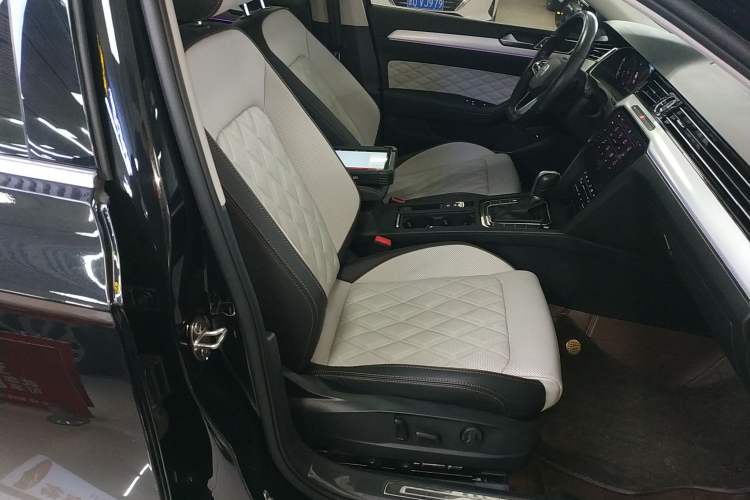 Used Volkswagen Magotan 2023 2 Million Units Commemorative Edition 330TSI DSG Luxury Version