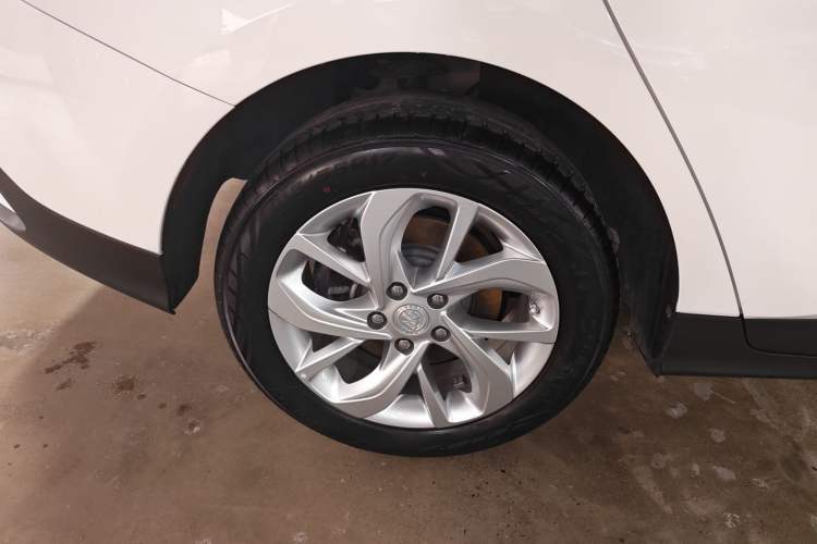 Used Buick Velite 6 2024 450km Range Commuter Version
