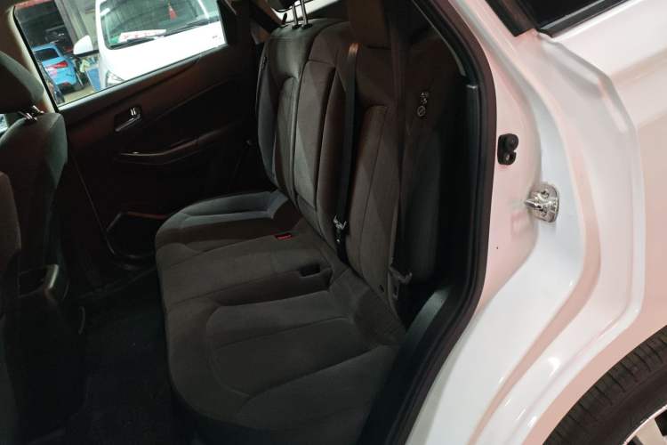 Used Venucia T70 2015 2.0L Manual RuiQu Version
