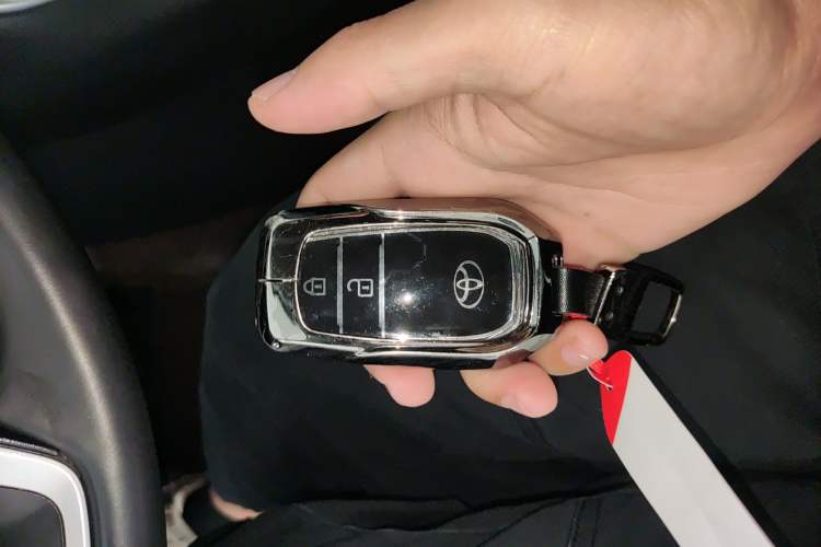 Used Toyota RAV4 2020 2.0L CVT Four-Wheel Drive Prestige Edition
