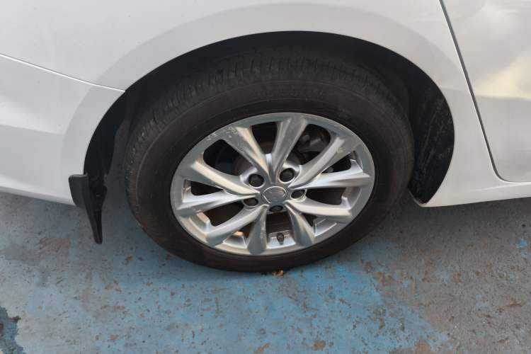 Used Roewe i5 2020 1.5L Manual 4G Connect Luxury Edition
