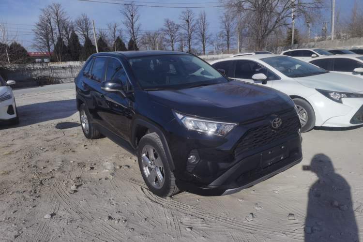 Used Toyota RAV4 2021 2.0L CVT Two-Wheel Drive Fashion Edition
