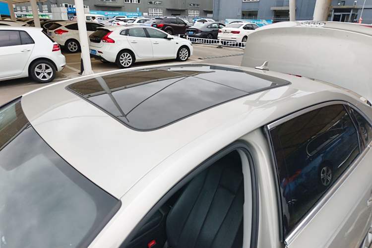 Used Audi A4L 2018 30th Anniversary Edition 40 TFSI Fashion Model
