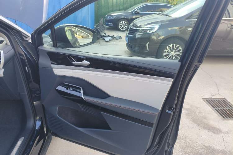 Used Volkswagen ID.6 CROZZ 2022 Long-Range PRO Edition
