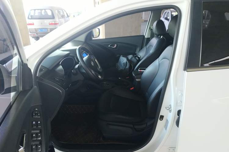 Used Hyundai ix35 2015 2.0L Automatic 2WD Smart Type China IV
