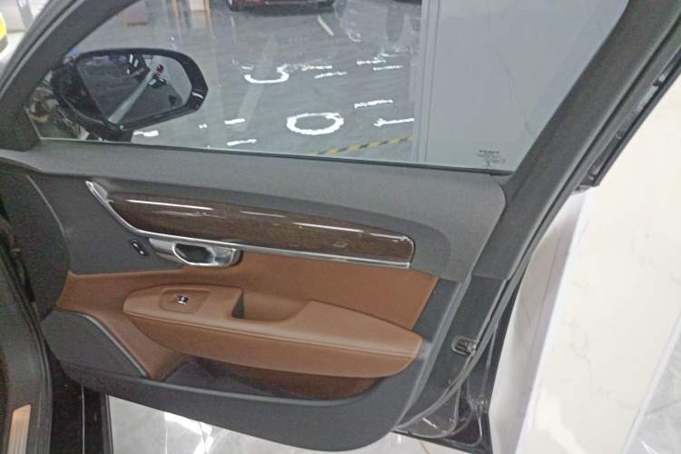 Used Volvo S90 2018 T4 Zhiyuan Edition
