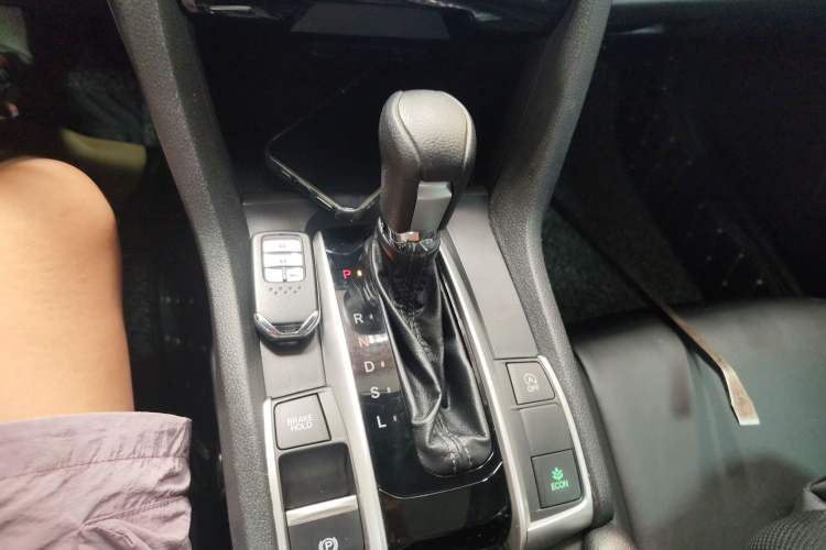 Used Honda Civic 2016 220TURBO CVT Luxury Edition
