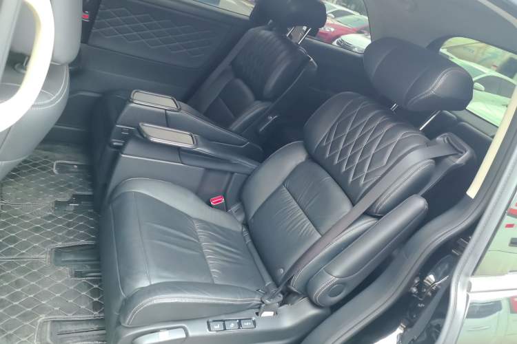 Used Honda Elysion 2019 2.0L Hybrid Luxury Edition