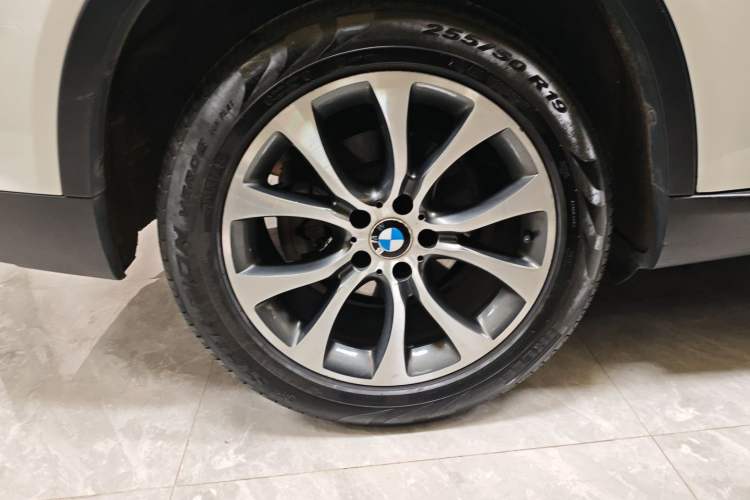Used BMW X5 2015 xDrive28i
