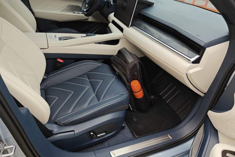 Used Zeekr 001 2021 Ultra-Long Range Dual-Motor YOU Version
