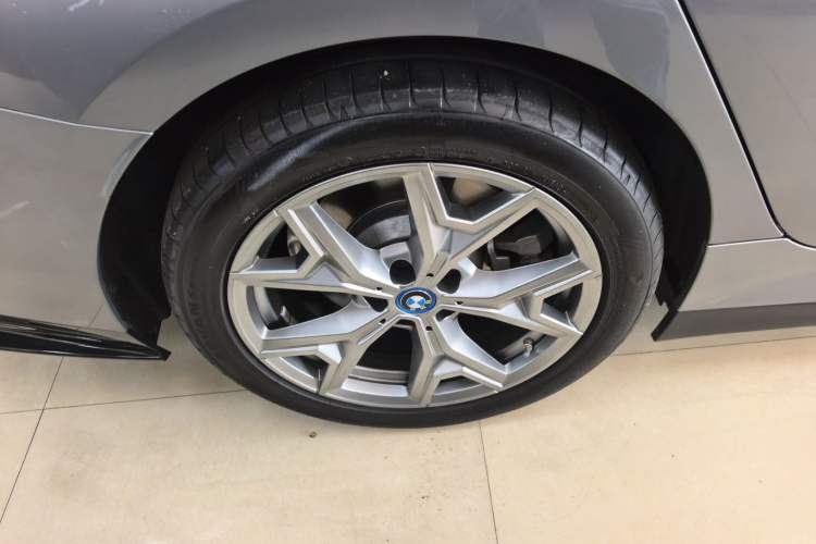 Used BMW i3 2024 eDrive 35 L
