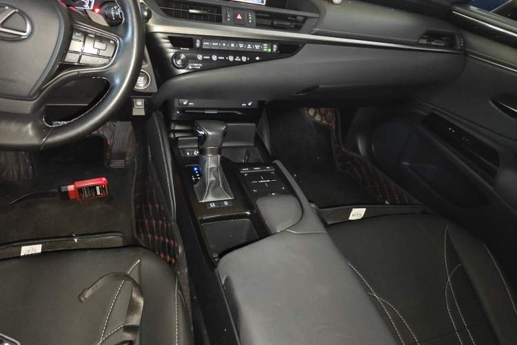 Used Lexus ES 2020 200 Excellence Edition
