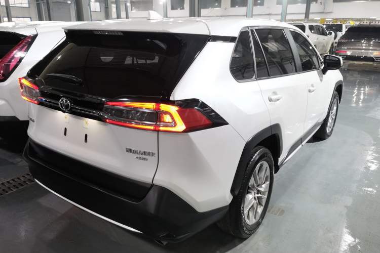 Used Toyota Wildlander 2020 2.0L CVT 4x4 Luxury Edition
