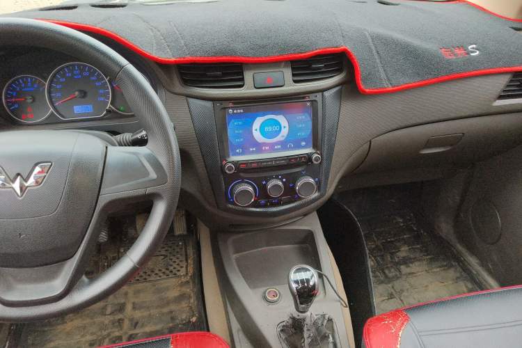 Used Wuling Hongguang 2014 1.5L S Standard Version
