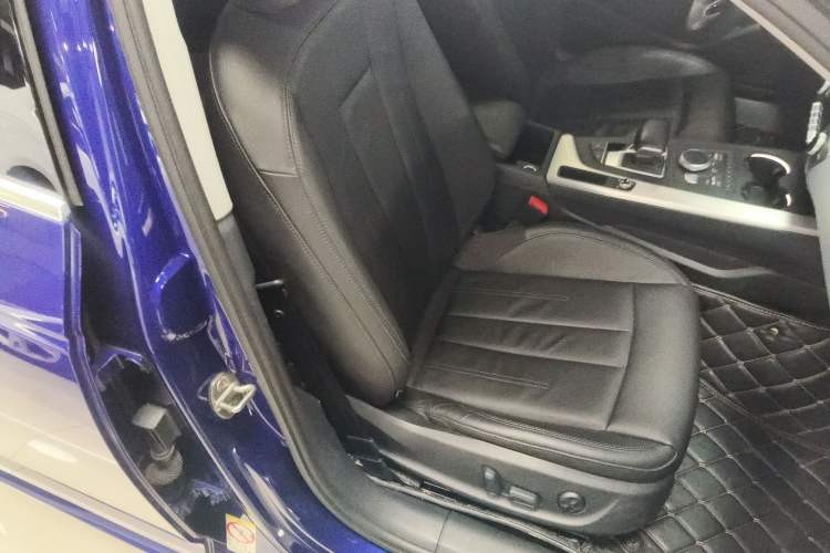 Used Audi A4L 2019 40 TFSI Fashion Edition China VI Emission Standard
