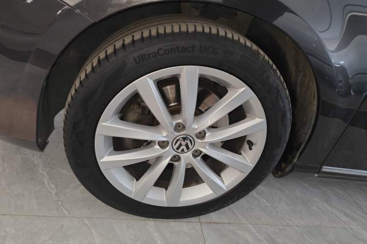 Used Volkswagen Magotan 2013 2.0 TSI Prestige Model
