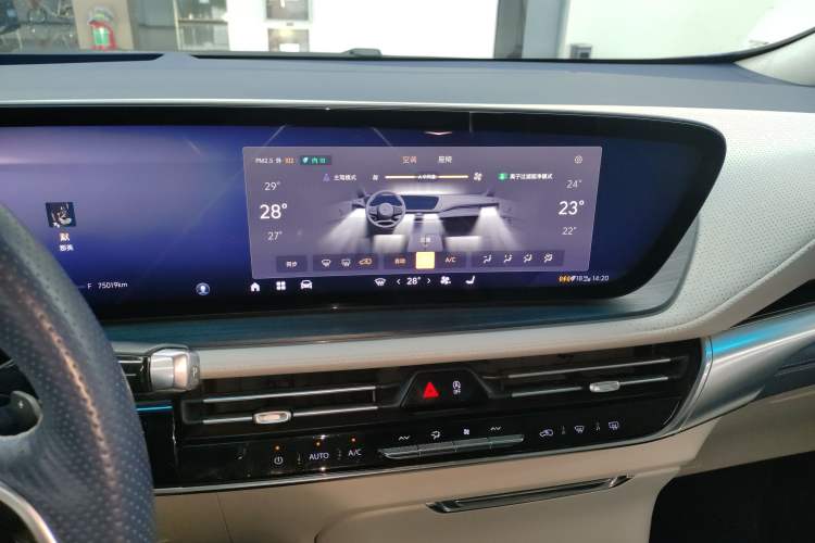 Used Buick Century 2023 2.0T Six-Seater Yinshi Edition
