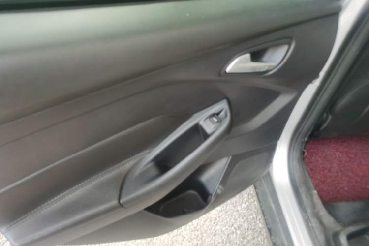 Used Ford Focus 2012 Hatchback 1.6L Automatic Fashion Edition