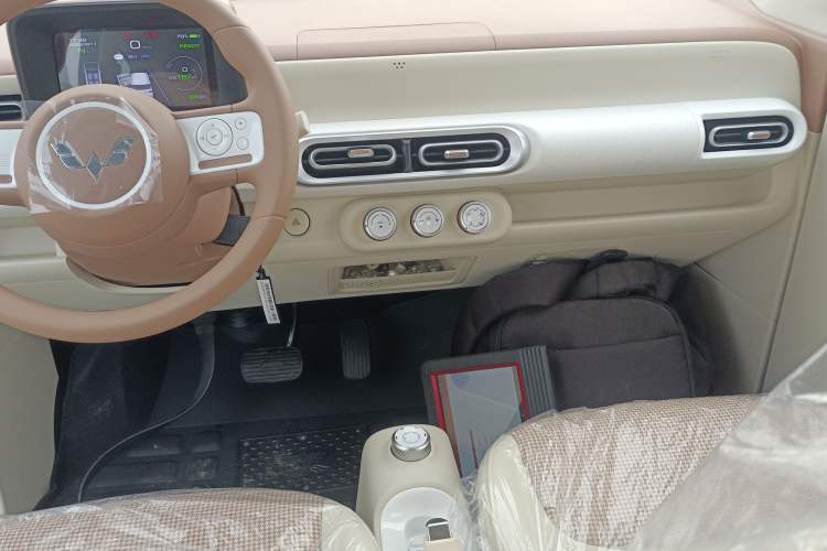 Used Wuling Hongguang MINIEV 2024 3rd Generation 215km Youth Edition
