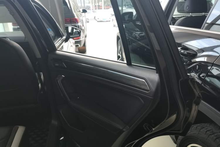 Used Volkswagen Tiguan L 2017 380TSI Automatic All-Wheel-Drive Luxury Edition