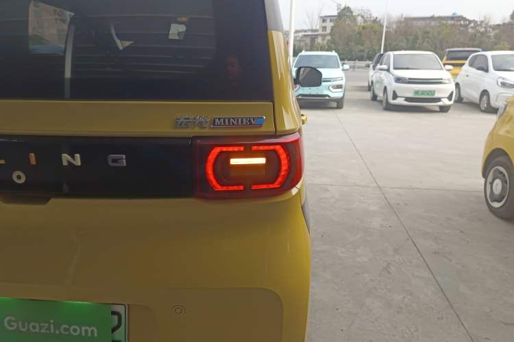 Used Wuling Hongguang MINIEV 2021 Macaron Premium Model – Lithium Iron Phosphate