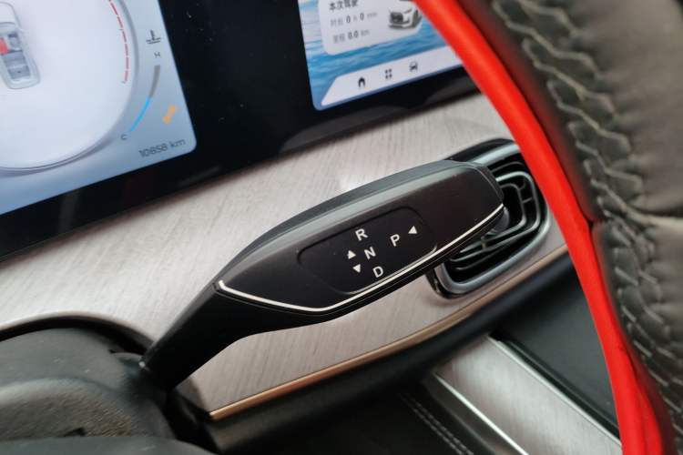 Used Chery Tiggo 9 2025 2.0T Dual-Clutch Two-Wheel Drive Luxury Edition 7 Seats
