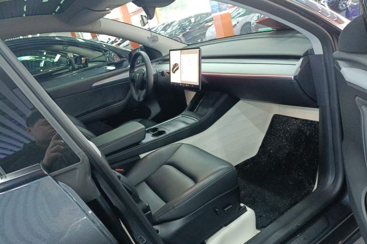 Used Tesla Model Y 2024 Rear-Wheel-Drive Version
