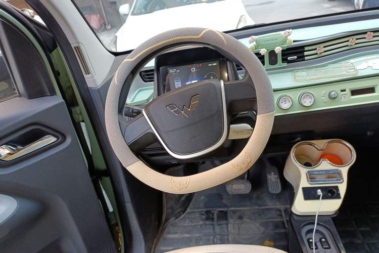 Used Wuling Hongguang MINIEV 2022 Macaron Fashion Model Lithium Iron Phosphate
