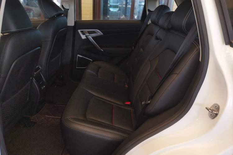 Used Geely Auto Emgrand X7 Sport 2018 1.8TD Automatic Two-Wheel Drive Smart Connect 4G Internet Edition
