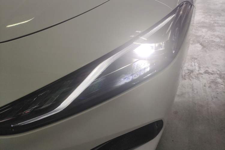 Used Roewe D7 2025 DMH 125 Excellence Edition
