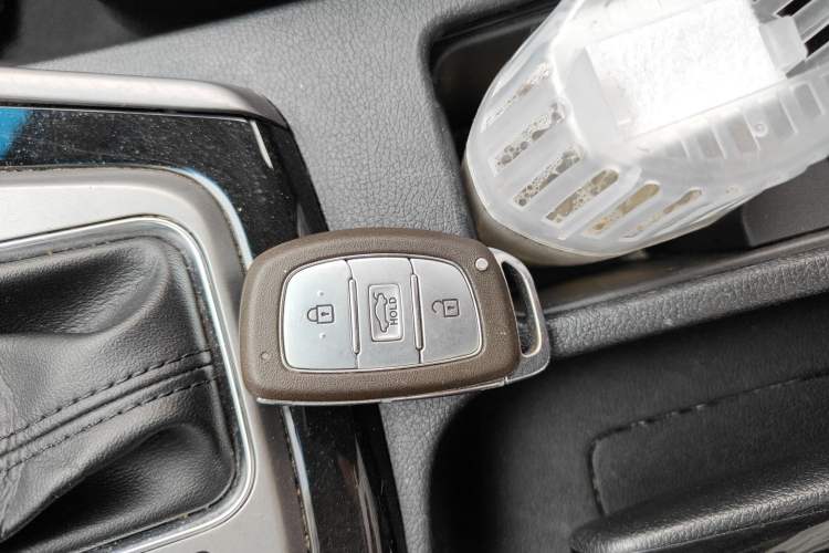 Used Hyundai Elantra 2015 1.6L Automatic Leading Model