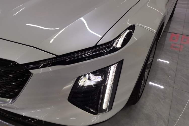 Used Cadillac GT4 2023 25T Luxury Model
