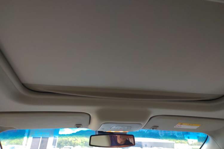 Used Buick GL8 2018 28T Luxury Model China VI Standard
