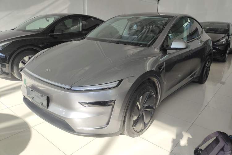 Used Tesla Model Y 2025 Rear-Wheel-Drive Version