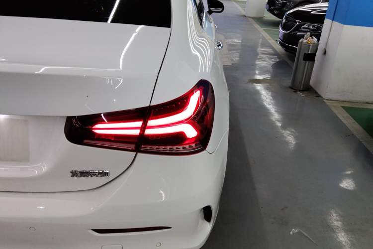 Used Mercedes-Benz A-Class 2021 A 200 L Sport Sedan Fashion Model
